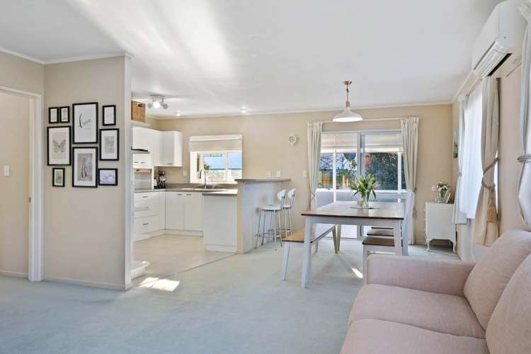 4 Davern Lane New Lynn_16