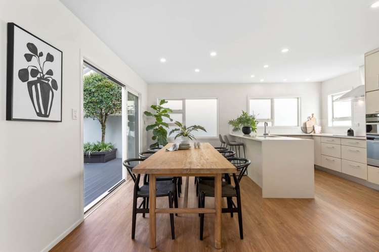 1/15 Sylvan Park Avenue Milford_34