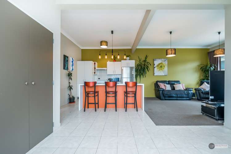 1/125 Upper Fitzherbert Road Wainuiomata_2