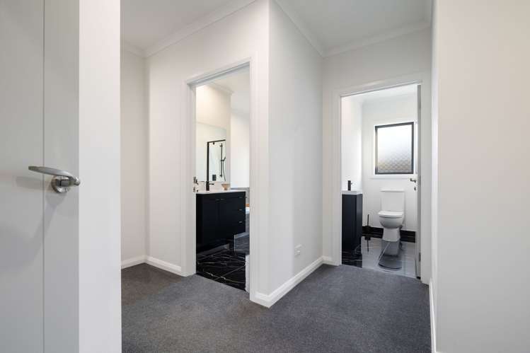 48 Sardinia Grove Fitzherbert_31