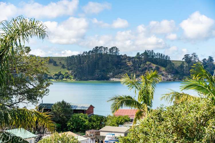2 Cliff Street Paparoa_1
