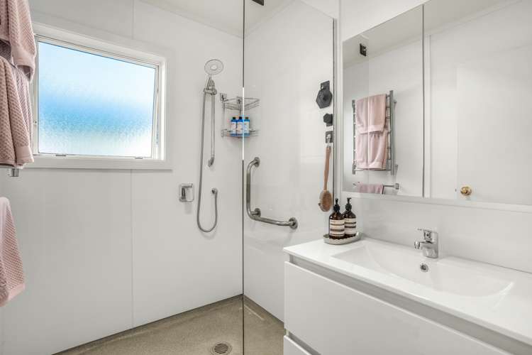 5 Glenbrook Grove Naenae_17