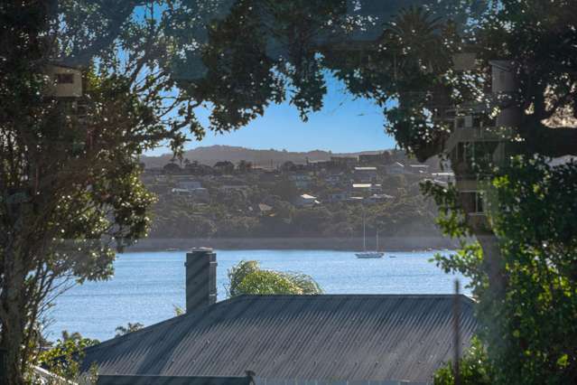 2/941 Whangaparaoa Road Manly_2