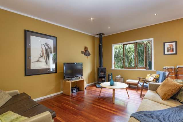 33 Glenesk Road Piha_4