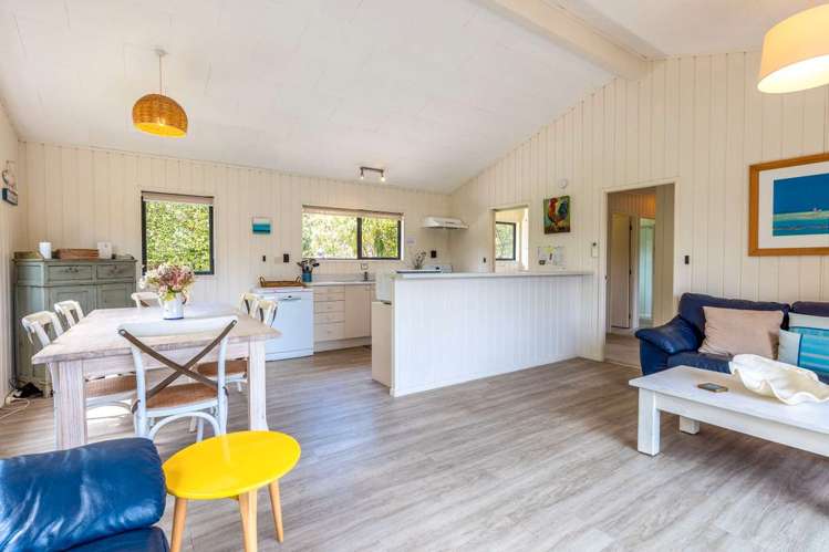 472A Sea View Road Onetangi_14