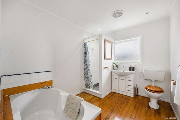 2/4 Roseburn Place Pakuranga_6