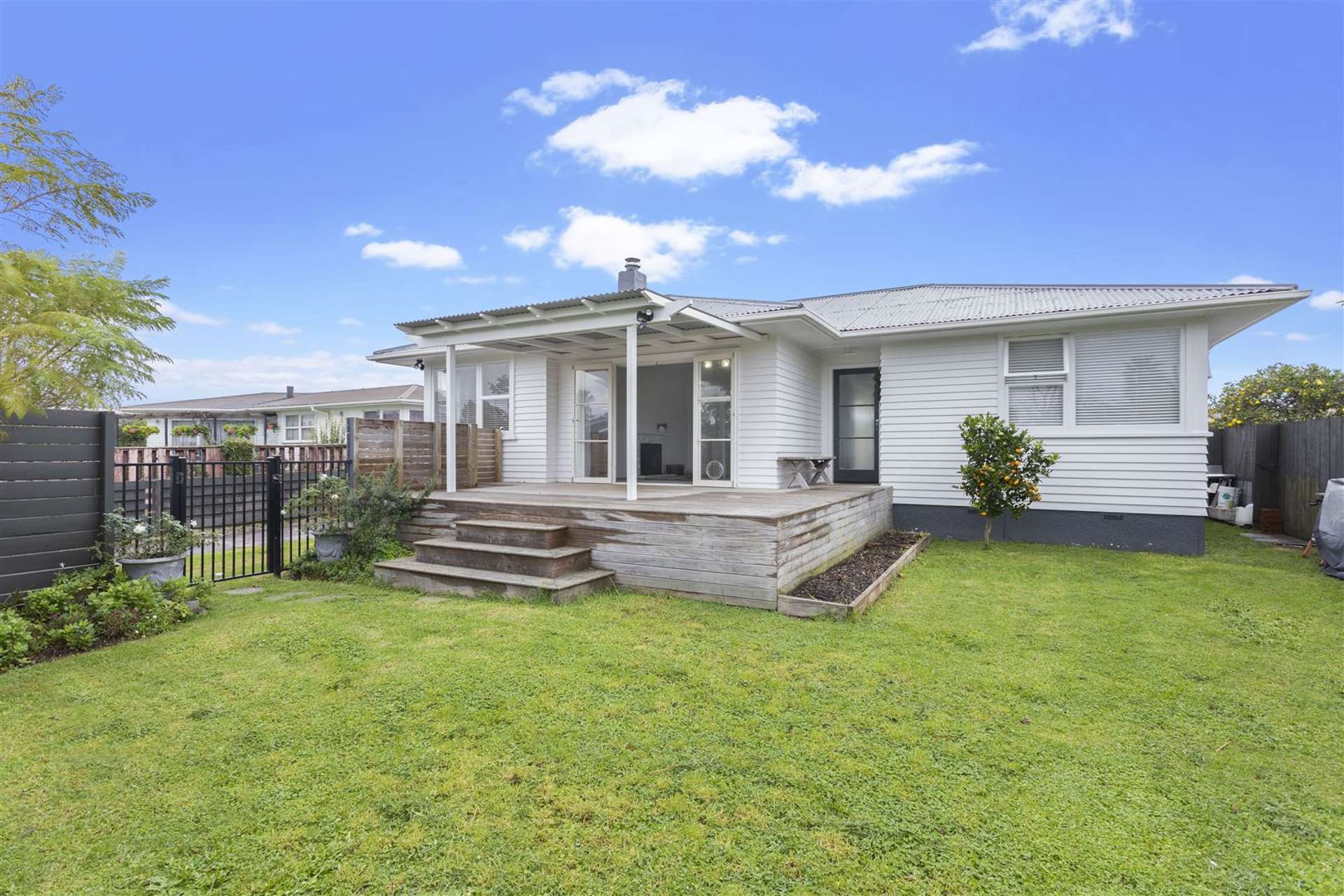 3 Clinton Avenue Te Atatu Peninsula_0