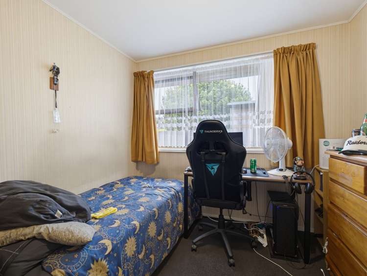 17 Burton Place Owhata_10