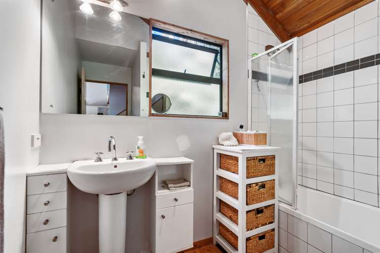 13b Anzac Road Morningside_14