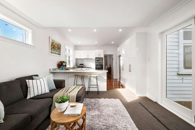 6 Bentinck Avenue Strathmore Park_6