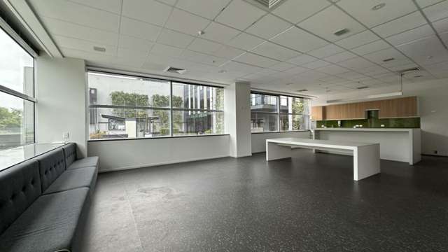 151 Victoria Street West City Centre_3