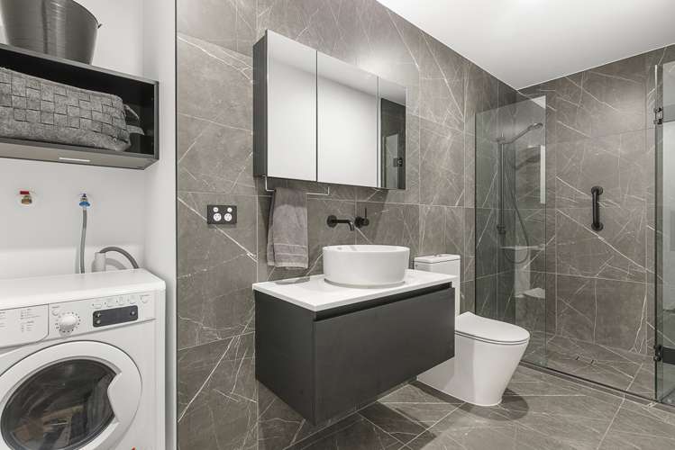 404/2 Miller Street Point Chevalier_11