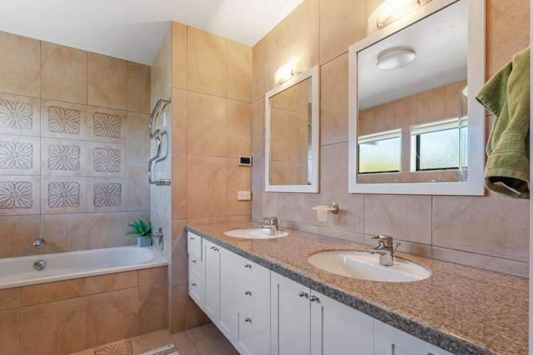 9 Kotare Place Sandspit_14