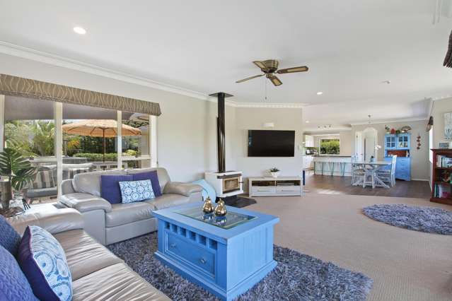 Stunning 4-Bedroom Home with Golf Views
