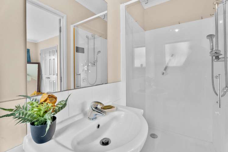 2/1A Hamilton Place Glenfield_10