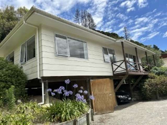 Sunny 3-Bedroom house in The Brook