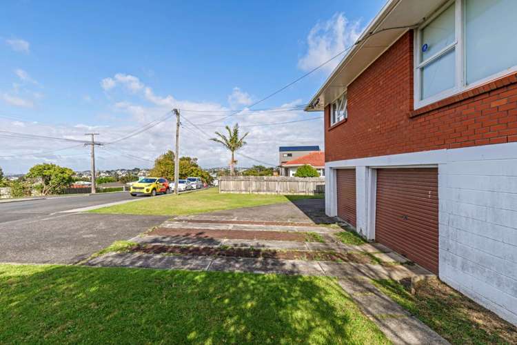 1 Marsh Avenue Forrest Hill_33