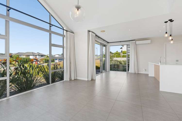 2 Colonial Drive Millwater_12