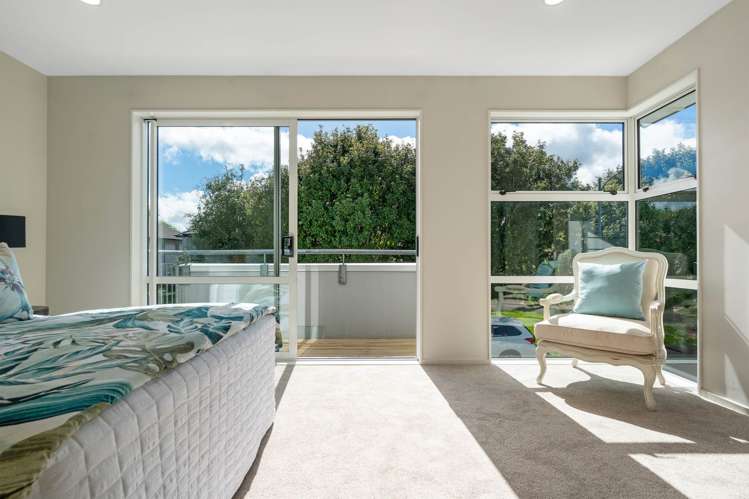 16 Phar Lap Crescent Takanini_9