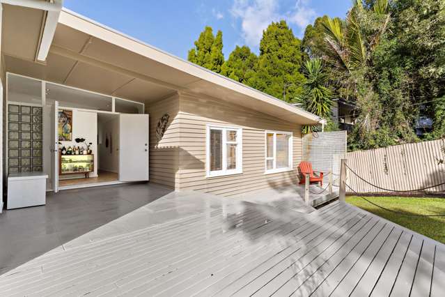 Mid-Century Mod with the extras families love