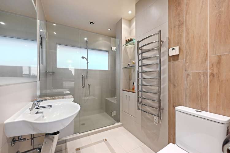 148 Lake Crescent Hamilton Lake_16