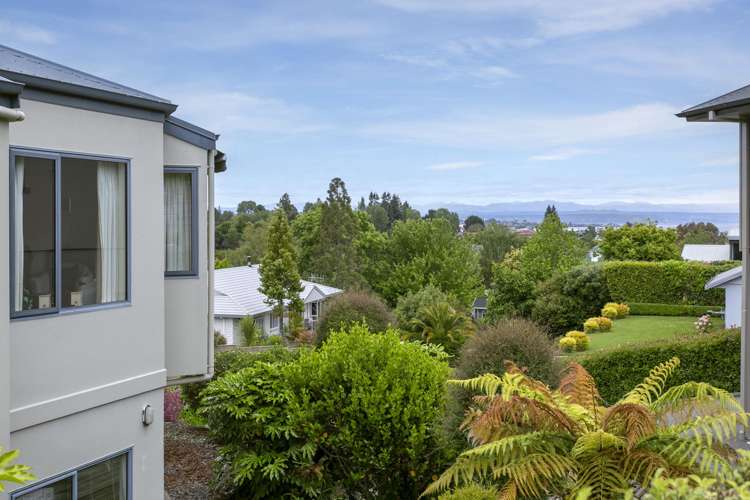 3 Julies Way Rangatira Park_11