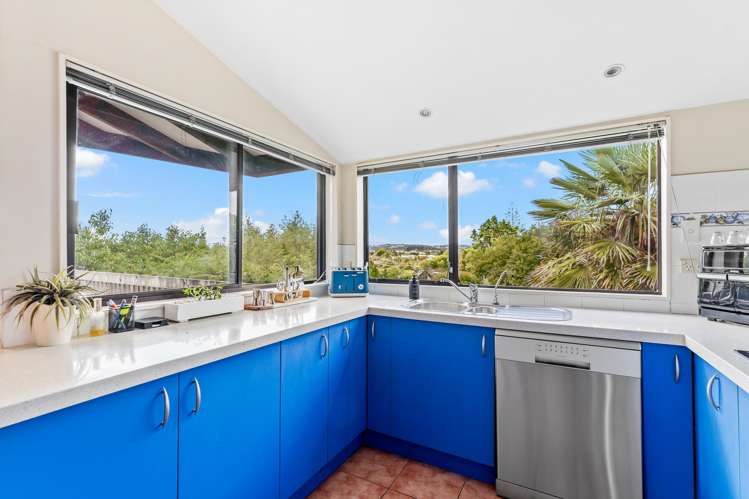 33 Gledstane Road Stanmore Bay_7