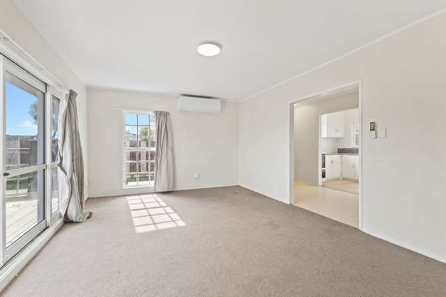 2/12 Booker Place Manurewa_3