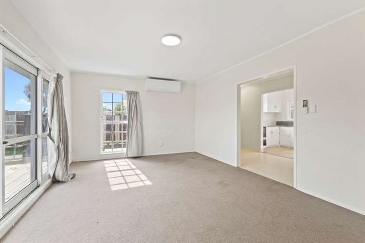 2/12 Booker Place Manurewa_3