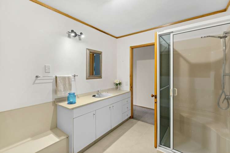 10 Redwood Crescent Westown_11