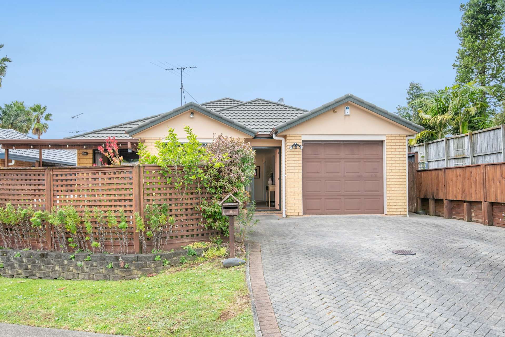 4 Red Hibiscus Road Stanmore Bay_0