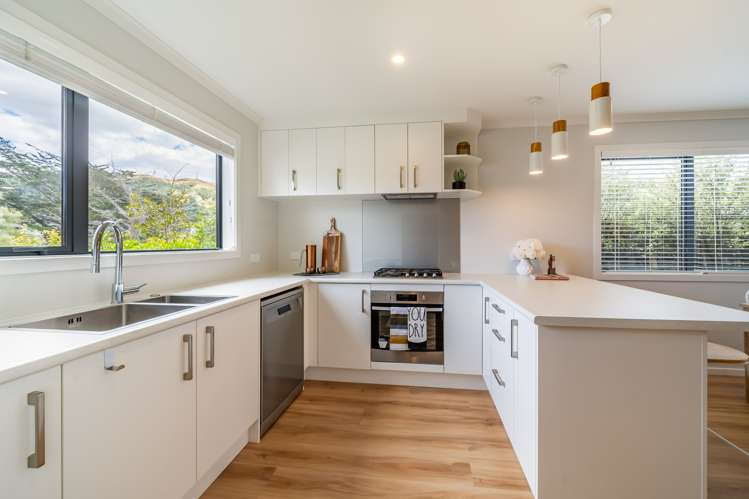 6 Pateke Drive Porirua_5