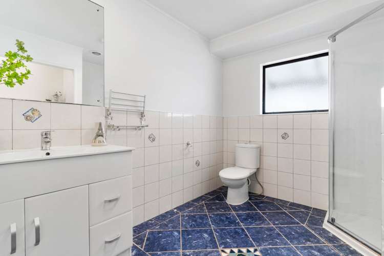 2/52 Waitaki Street Henderson_13