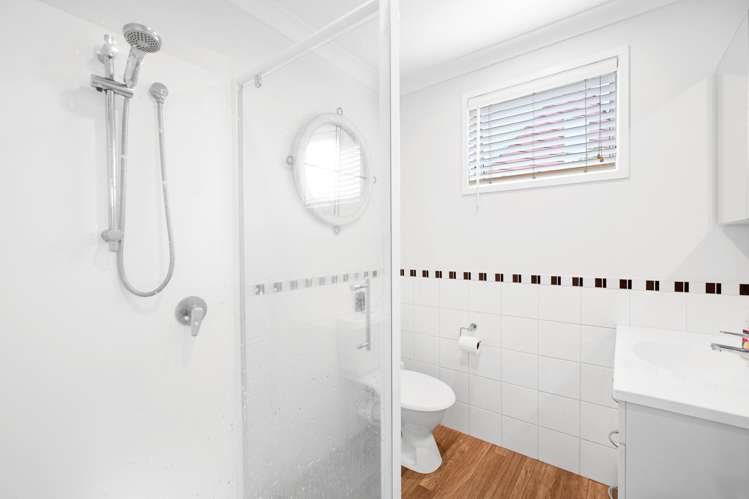 15 Lansdowne Crescent Glenview_10