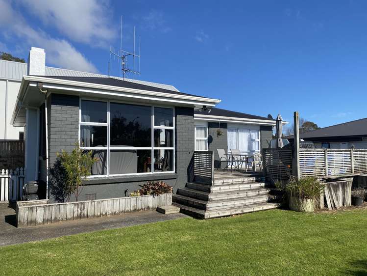1 Upland Street Brookfield_11