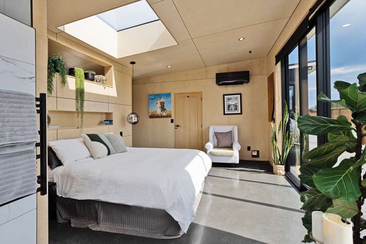 68 Sunrise Drive Seaward Bush_13