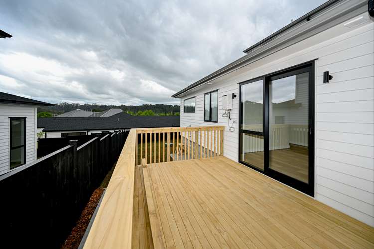 2 Wheki Place Swanson_11