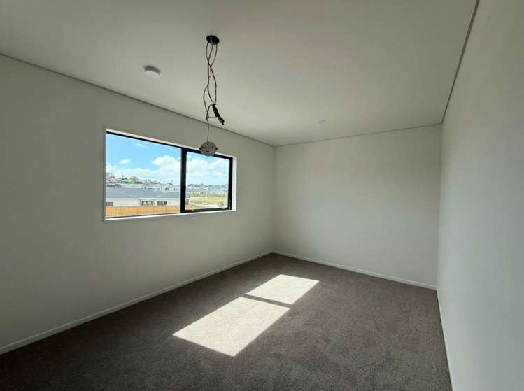 Unit 5/89 Otuwairoa Esplanade Papakura_6