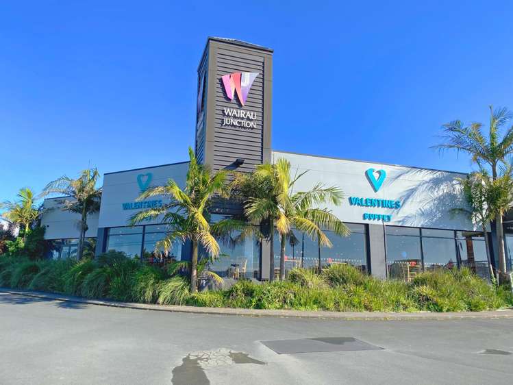 Unit 1/160 Wairau Road_0