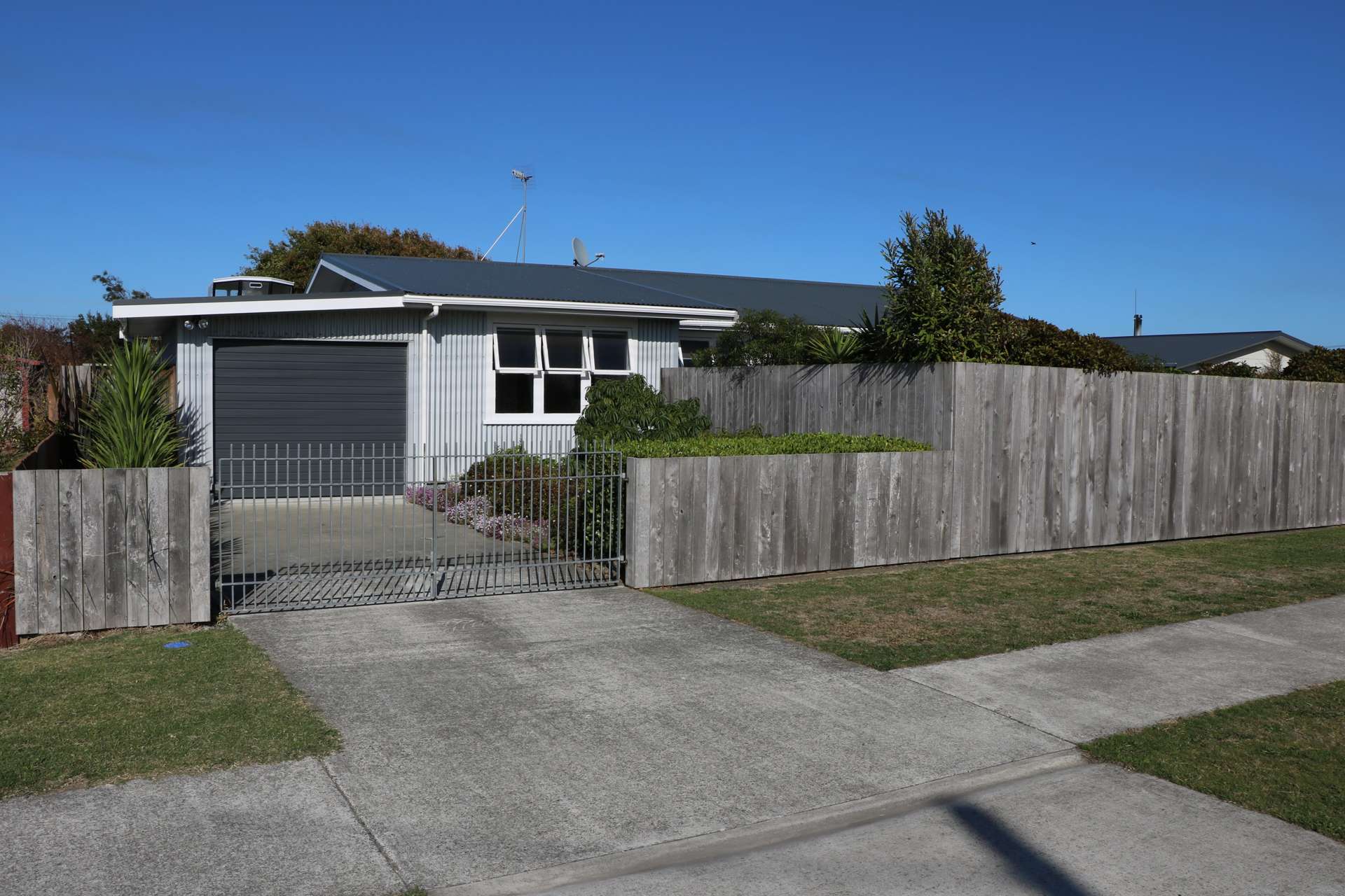 42 Edinburgh Terrace Foxton Beach_0