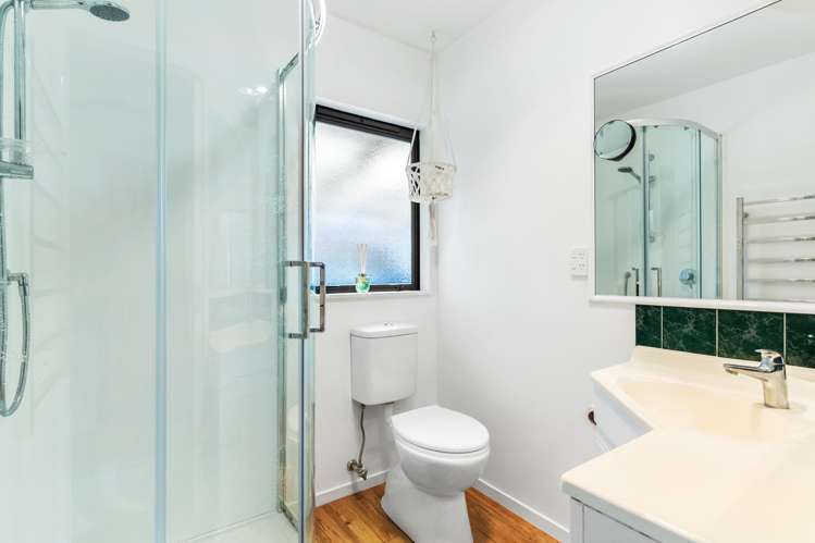 88 McRobbie Road Kingseat_12