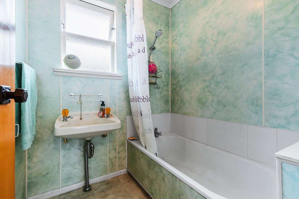 90 Taupahi Road_5
