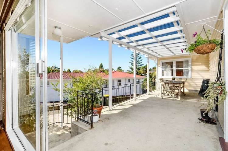 17 Royal View Road Te Atatu South_3