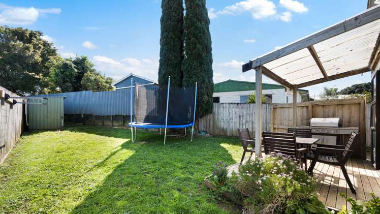 4B Fernleigh Avenue Waiuku_13