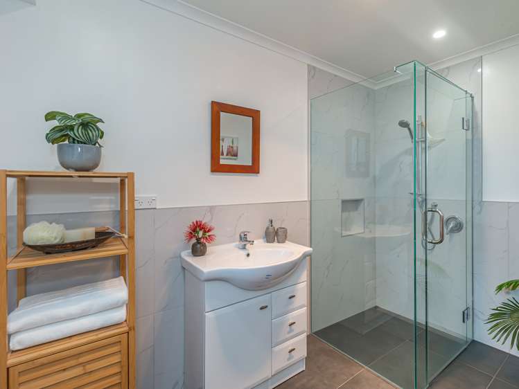 6 Arataki Grove Waitarere Beach_11