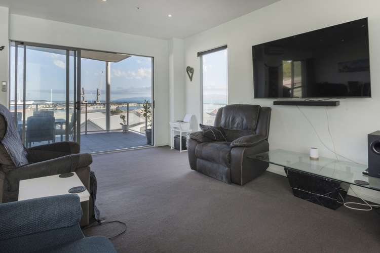 11/90 Customhouse Street Gisborne_4