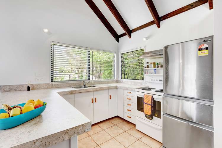 44 Beach Road Waikawa_8