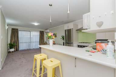 2/240 Old Farm Road_3