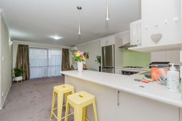2/240 Old Farm Road Hillcrest_3