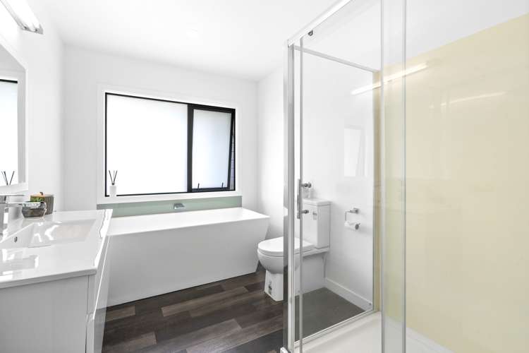 9 Cory Jane Grove Riverstone Terraces_12